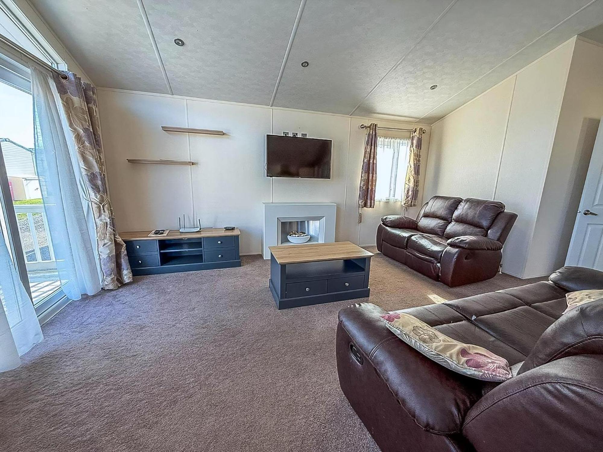 Luxury Lodge At Suffolk Sands Holiday Park Ref 45009Mv Felixstowe Exteriér fotografie